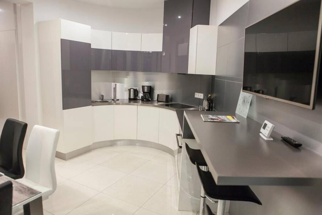 Apartment Downtown Ulloi 3 Budapest Esterno foto