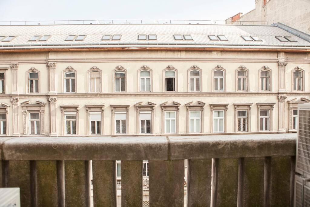 Apartment Downtown Ulloi 3 Budapest Esterno foto